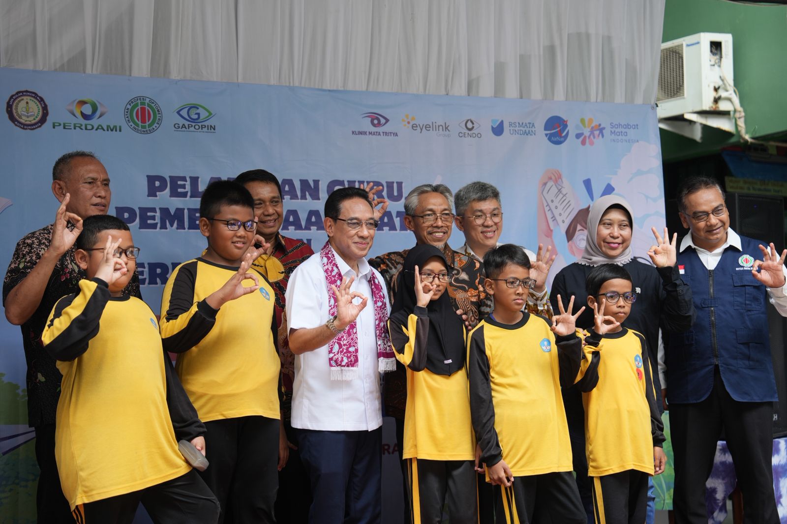 pencanangan-serbuan-gangguan-refraksi-oleh-Wamenkes